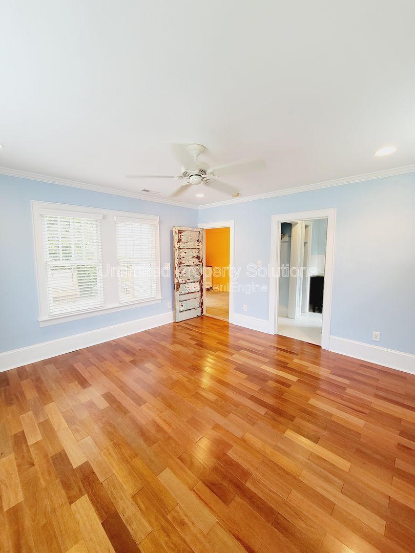 Charming Cottage Style in Brookwood/Forest Hills! property image