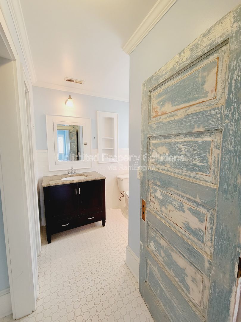 Charming Cottage Style in Brookwood/Forest Hills! property image