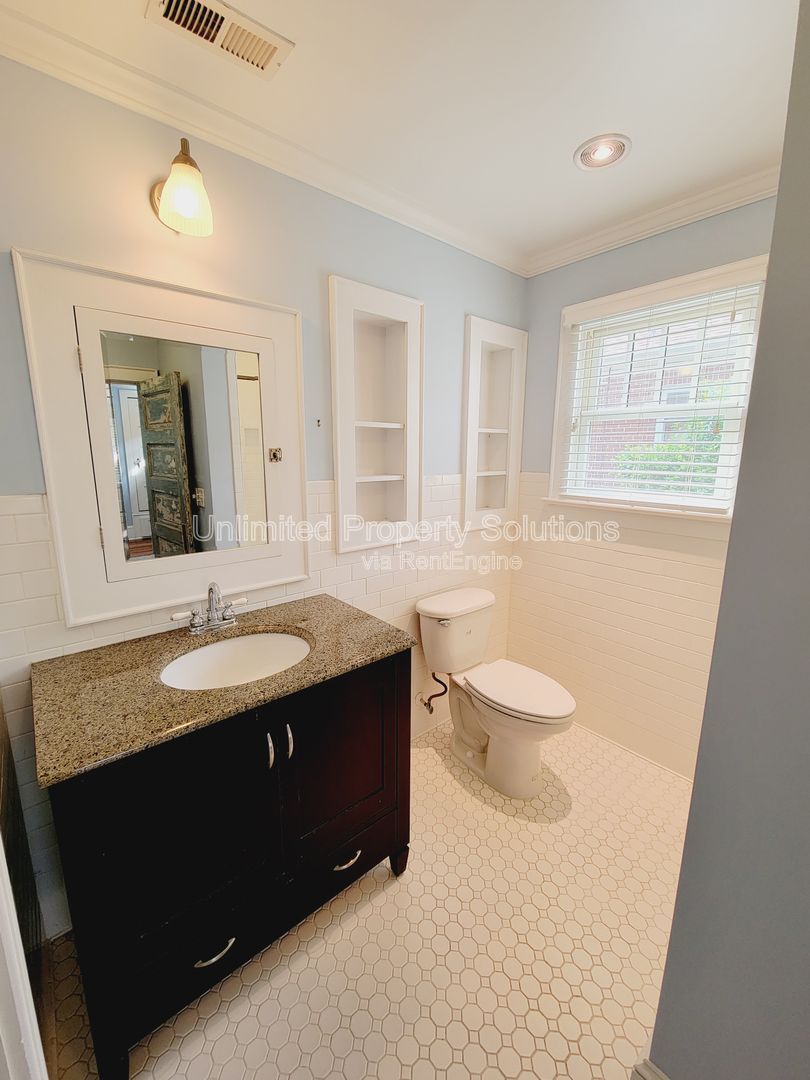 Charming Cottage Style in Brookwood/Forest Hills! property image