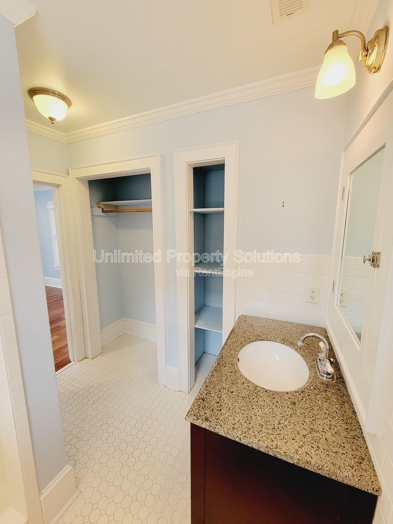 Charming Cottage Style in Brookwood/Forest Hills! property image