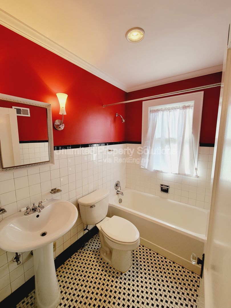 Charming Cottage Style in Brookwood/Forest Hills! property image