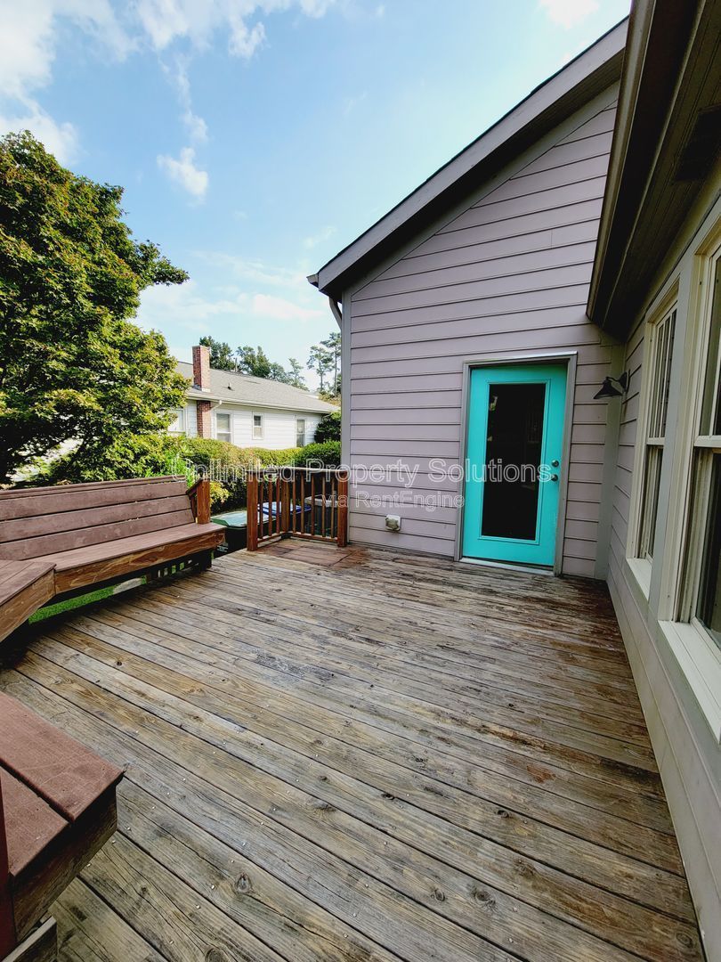 Charming Cottage Style in Brookwood/Forest Hills! property image