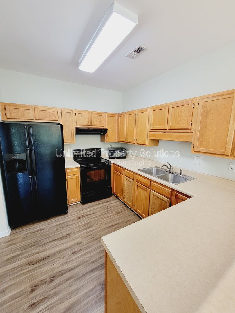 HEATHFIELD HALL- 3BD/2BA Townhome property image