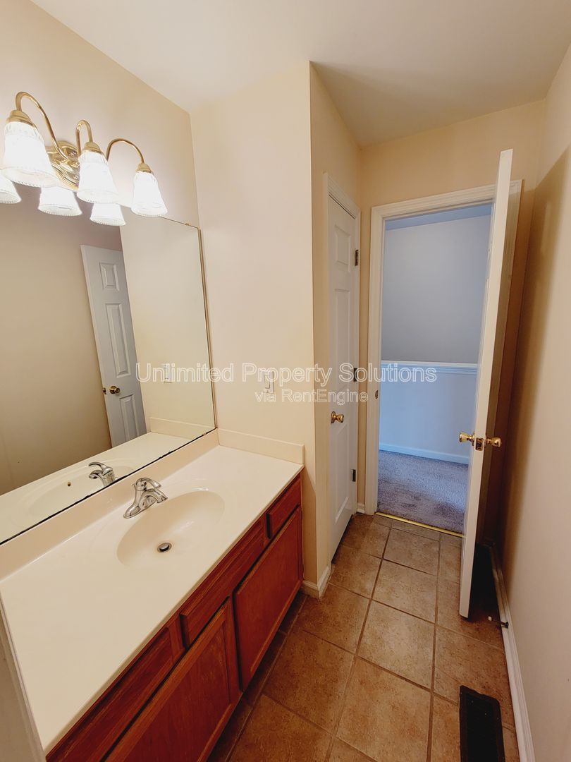 HEATHFIELD HALL- 3BD/2BA Townhome property image