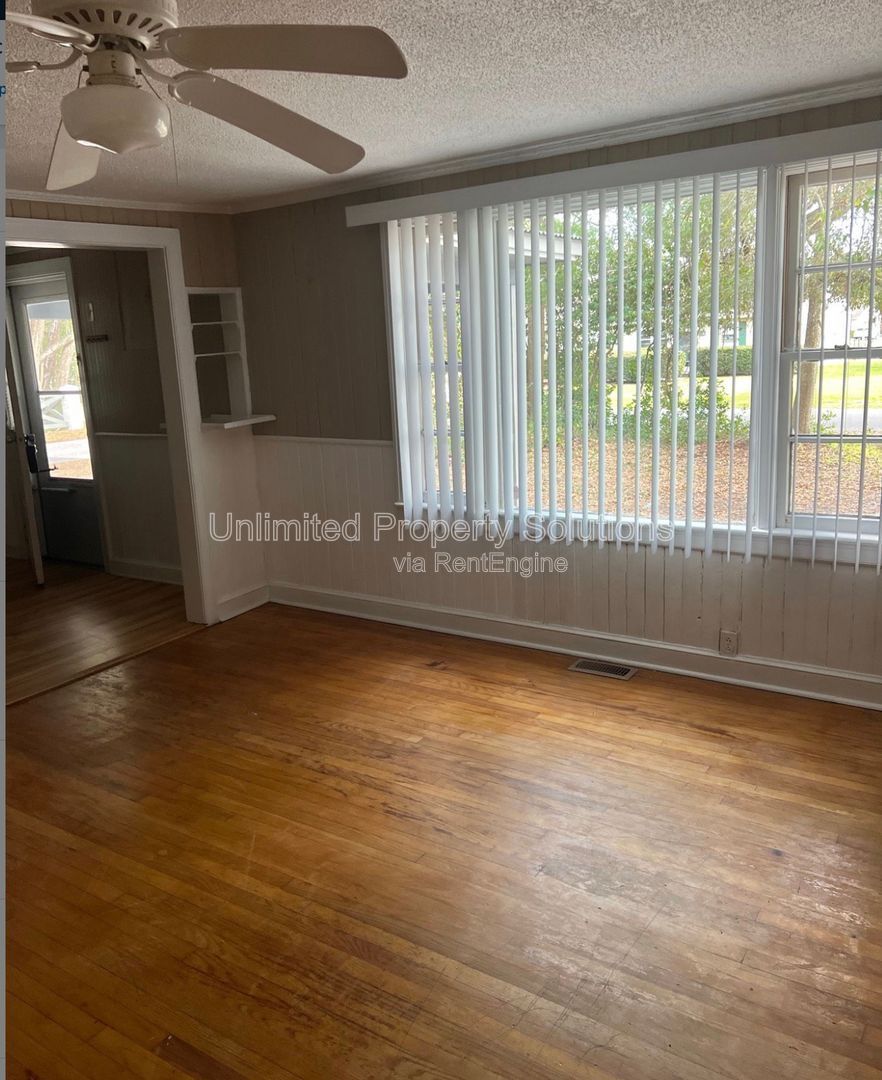 SEAGATE AREA/MYRTLE AVENUE - Minutes to Wrightsville Beach - Available mid-April! property image