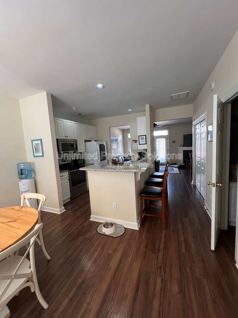 FOREST COVE TOWNHOMES - located off Greenville Loop Road minutes to Wrightsville Beach! property image