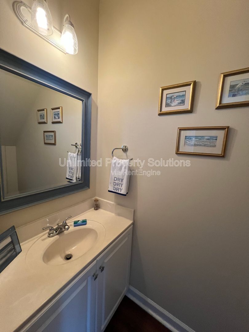 FOREST COVE TOWNHOMES - located off Greenville Loop Road minutes to Wrightsville Beach! property image