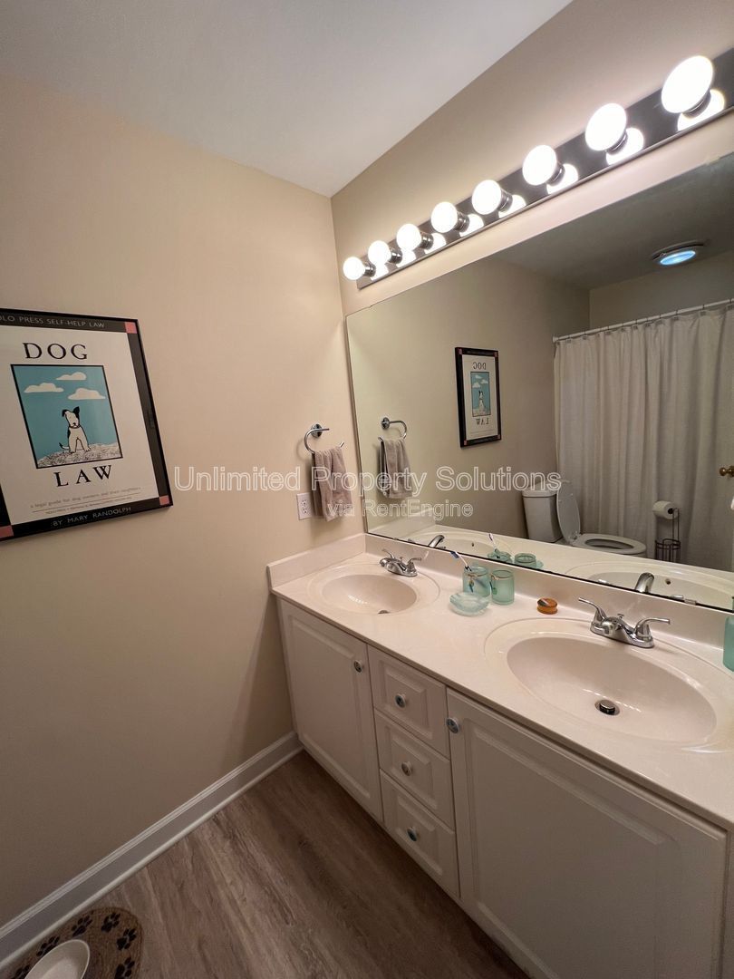 FOREST COVE TOWNHOMES - located off Greenville Loop Road minutes to Wrightsville Beach! property image