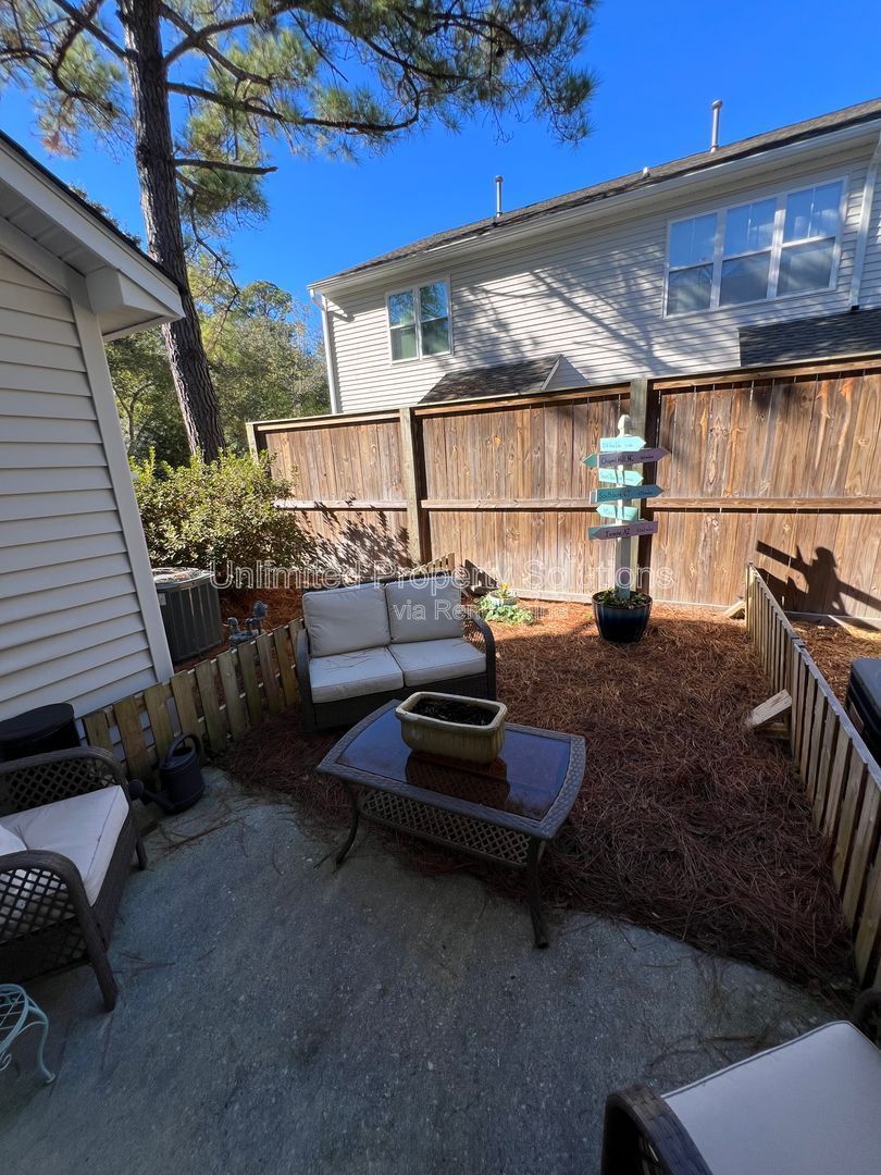 FOREST COVE TOWNHOMES - located off Greenville Loop Road minutes to Wrightsville Beach! property image