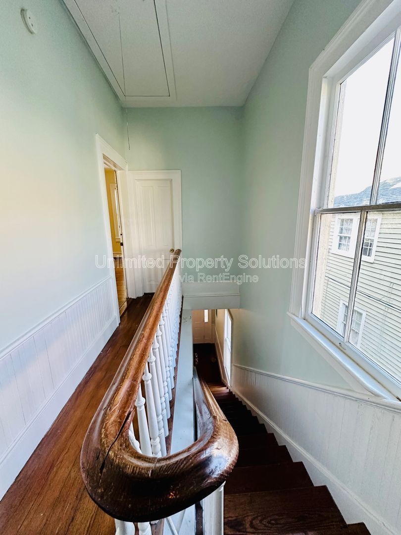 DOWNTOWN WILMINGTON - Quadplex - 1 Bedroom Apartment Available mid-April! property image