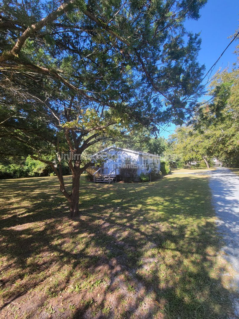 OLEANDER DRIVE - MINUTES TO WRIGHTSVILLE BEACH! property image