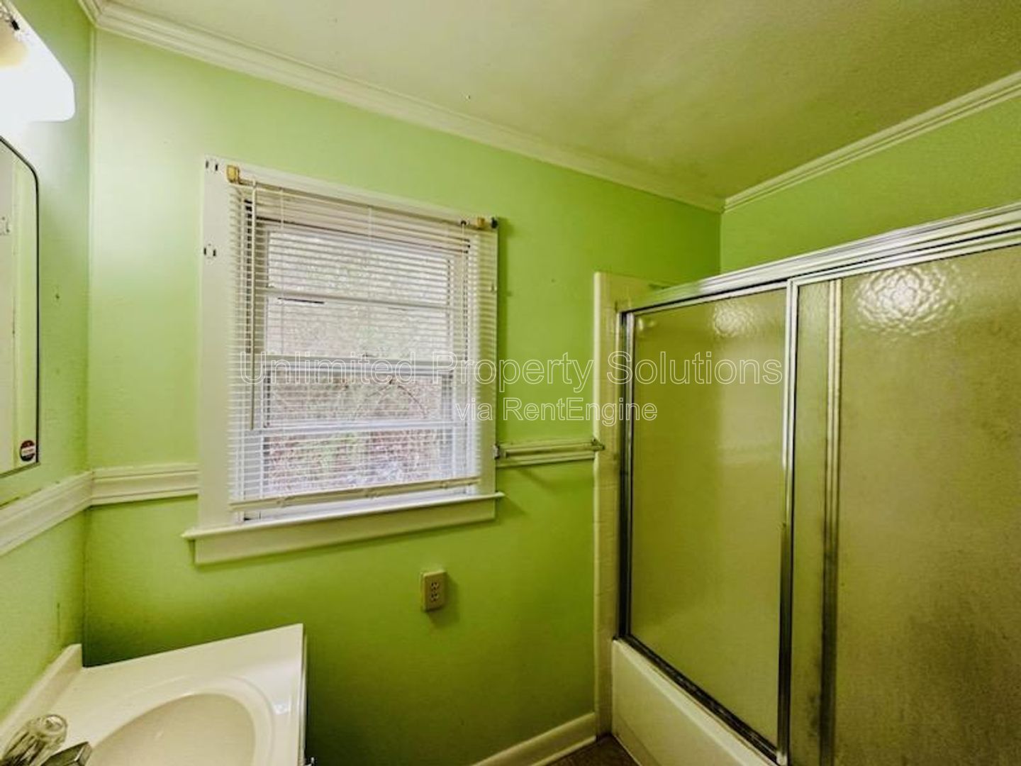 EASTWOOD & ROGERSVILLE ROAD AREA - 1 Bedroom Duplex - available end of February! property image