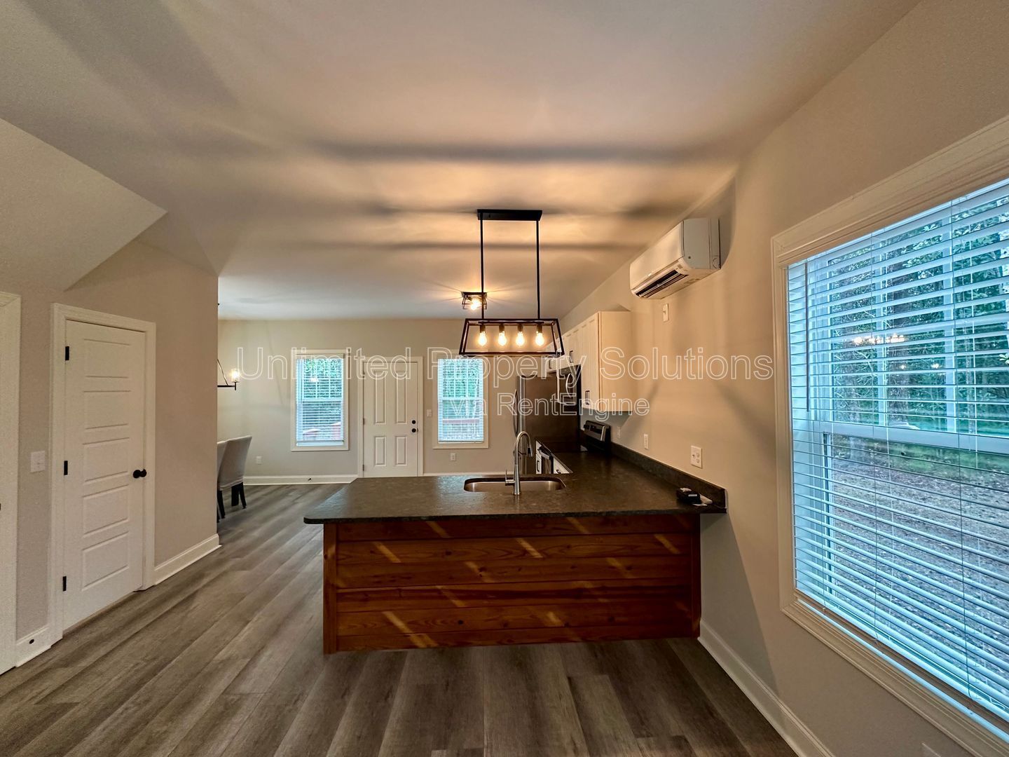 CASTLE HAYNE - Charming Craftsman style bungalow! property image