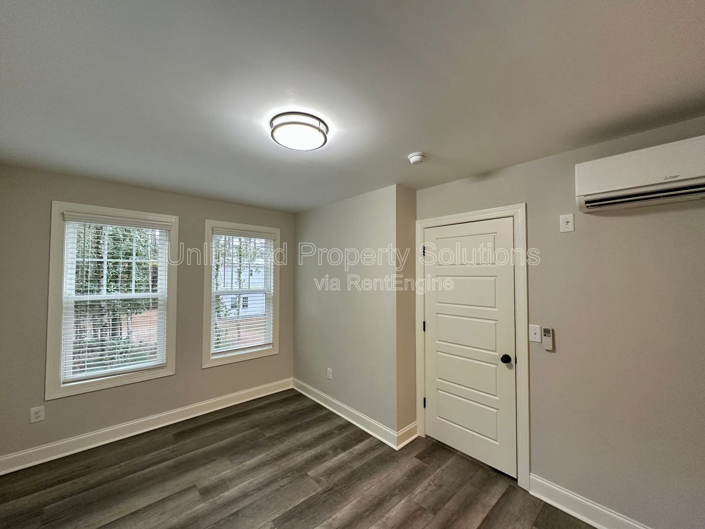 CASTLE HAYNE - Charming Craftsman style bungalow! property image