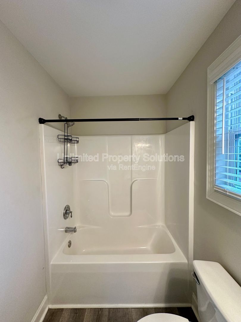 CASTLE HAYNE - Charming Craftsman style bungalow! property image