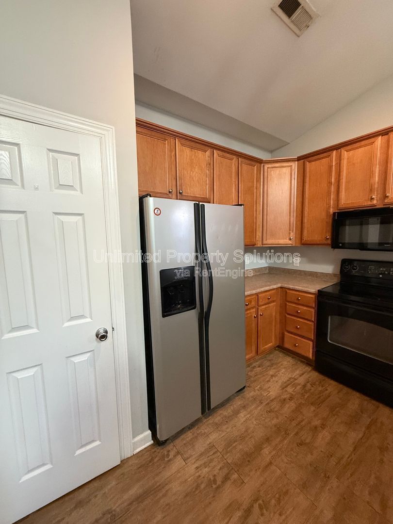 Carleton Place - College Rental ~ Near UNCW/Wrightsville Beach! property image