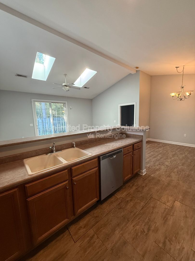 Carleton Place - College Rental ~ Near UNCW/Wrightsville Beach! property image