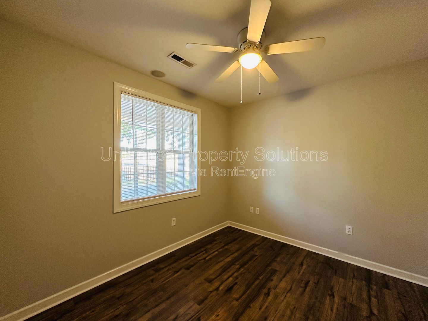CARLETON PLACE - 3 Bedroom/2 Baths - UNCW Students Welcome! property image
