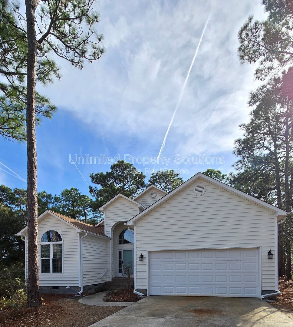 LANSDOWNE ESTATES - Located off South College minutes from Masonboro Loop area! property image