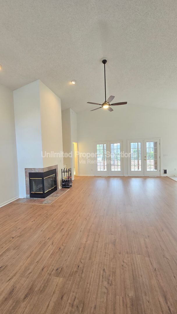 LANSDOWNE ESTATES - Located off South College minutes from Masonboro Loop area! property image