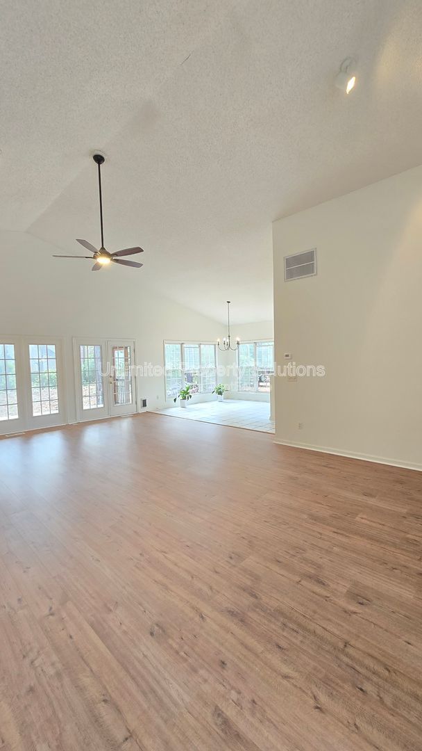 LANSDOWNE ESTATES - Located off South College minutes from Masonboro Loop area! property image