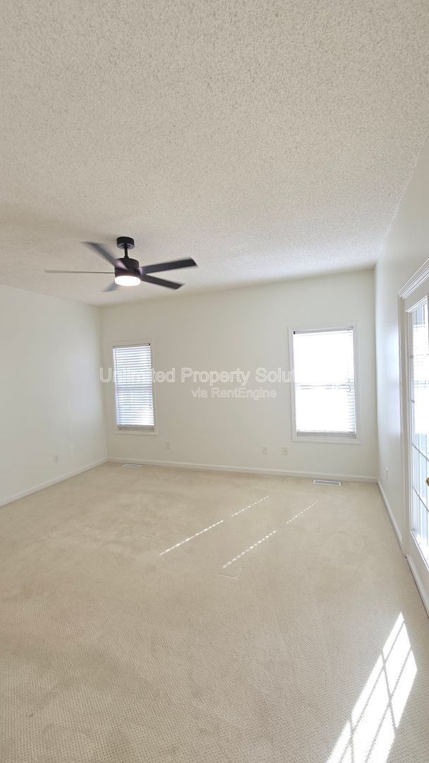 LANSDOWNE ESTATES - Located off South College minutes from Masonboro Loop area! property image