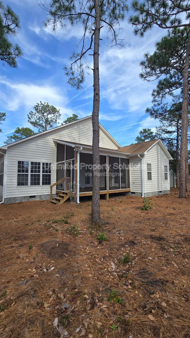 LANSDOWNE ESTATES - Located off South College minutes from Masonboro Loop area! property image