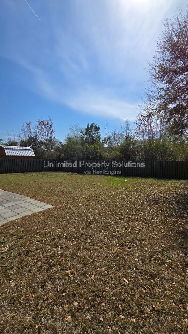 GARLINGTON HEIGHTS - 4 Bedroom home located just off Military Cutoff Road minutes from Mayfaire property image