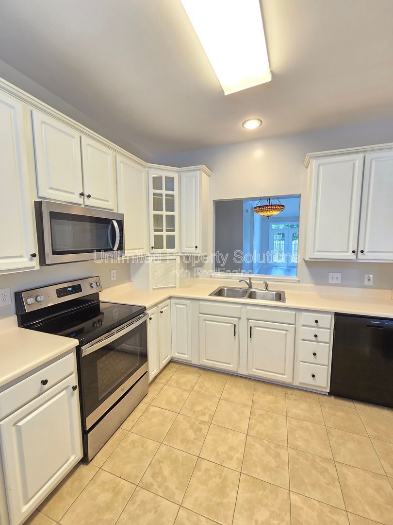 CARLETON PLACE ~ Near UNCW/Wrightsville Beach! STUDENTS WELCOME! property image