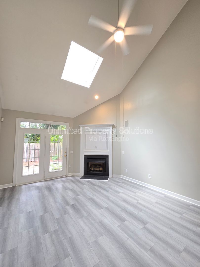 CARLETON PLACE ~ Near UNCW/Wrightsville Beach! STUDENTS WELCOME! property image