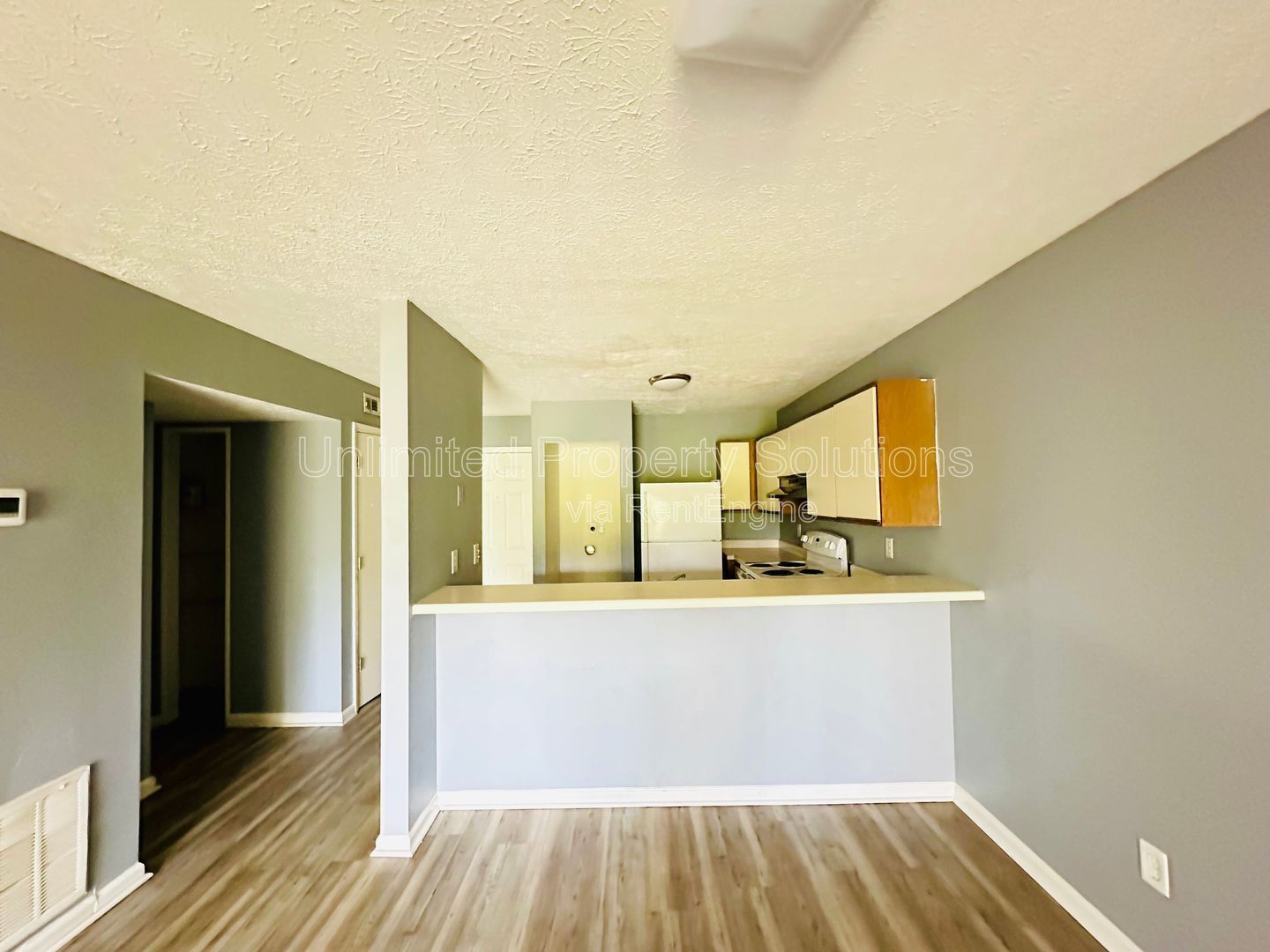 SUNN AIRE - Located within minutes to downtown Wilmington! **FREE APPLICATION FEE** property image