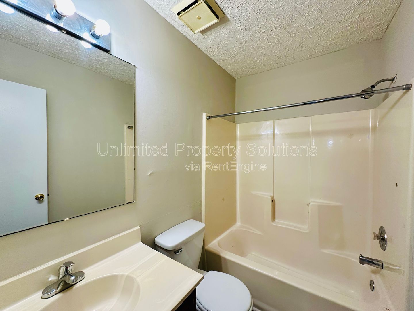 SUNN AIRE - Located within minutes to downtown Wilmington! **FREE APPLICATION FEE** property image