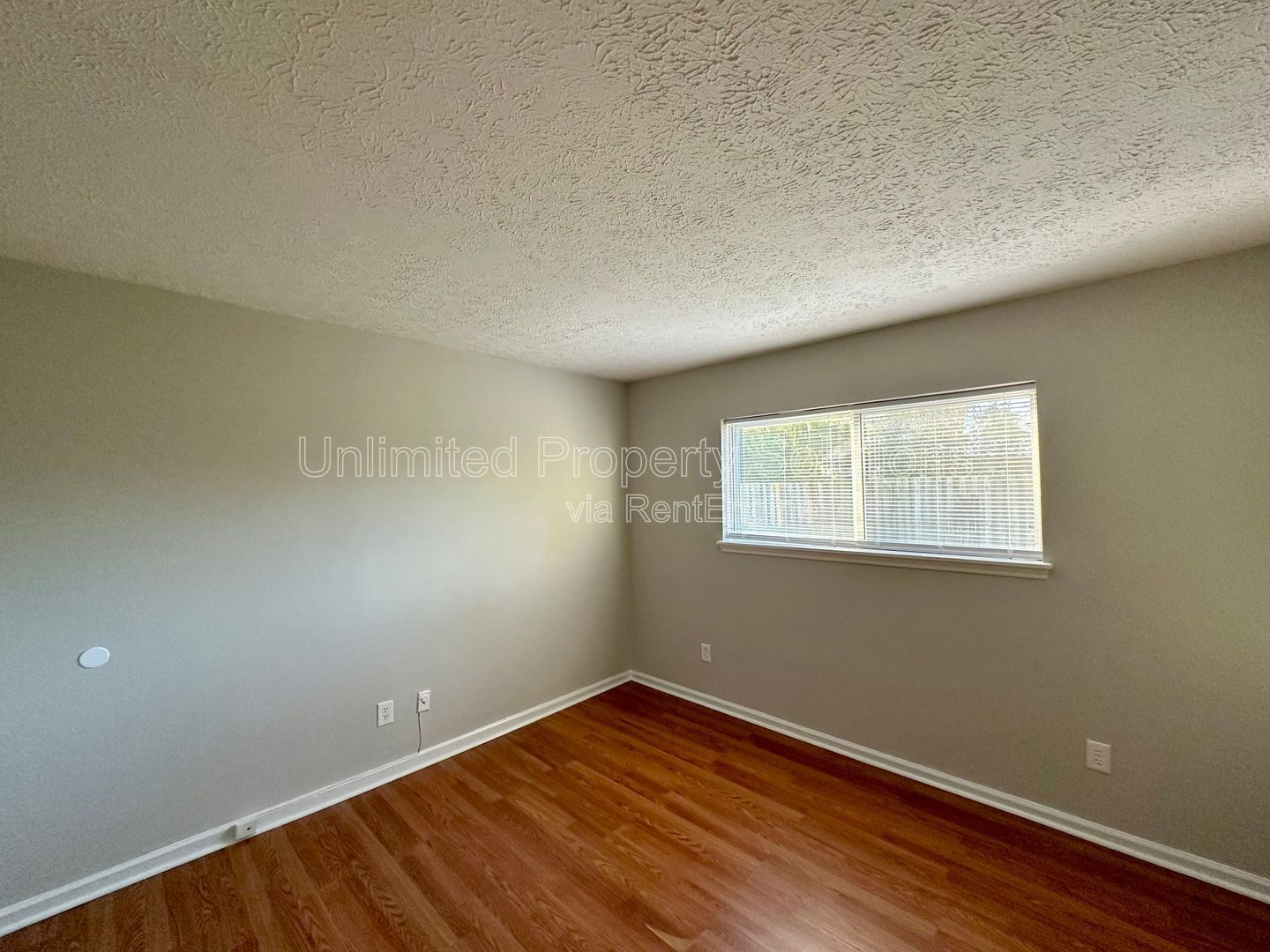 Condo Available - Minutes to Downtown Wilmington! **FREE APPLICATION FEE!** property image