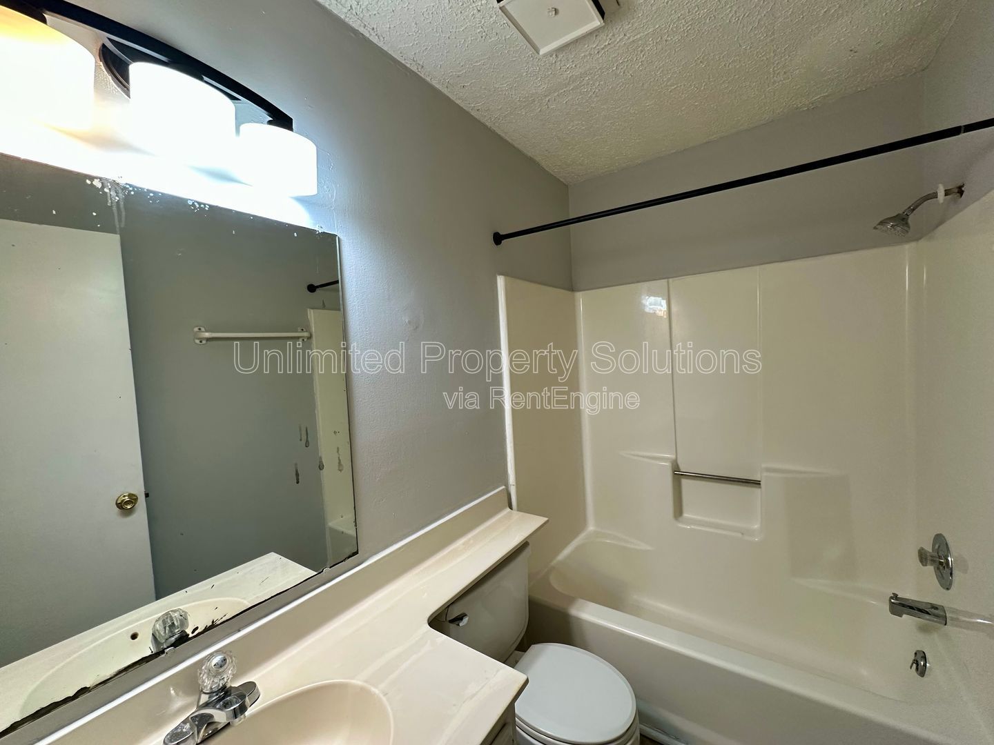 Condo Available - Minutes to Downtown Wilmington! **FREE APPLICATION FEE!** property image