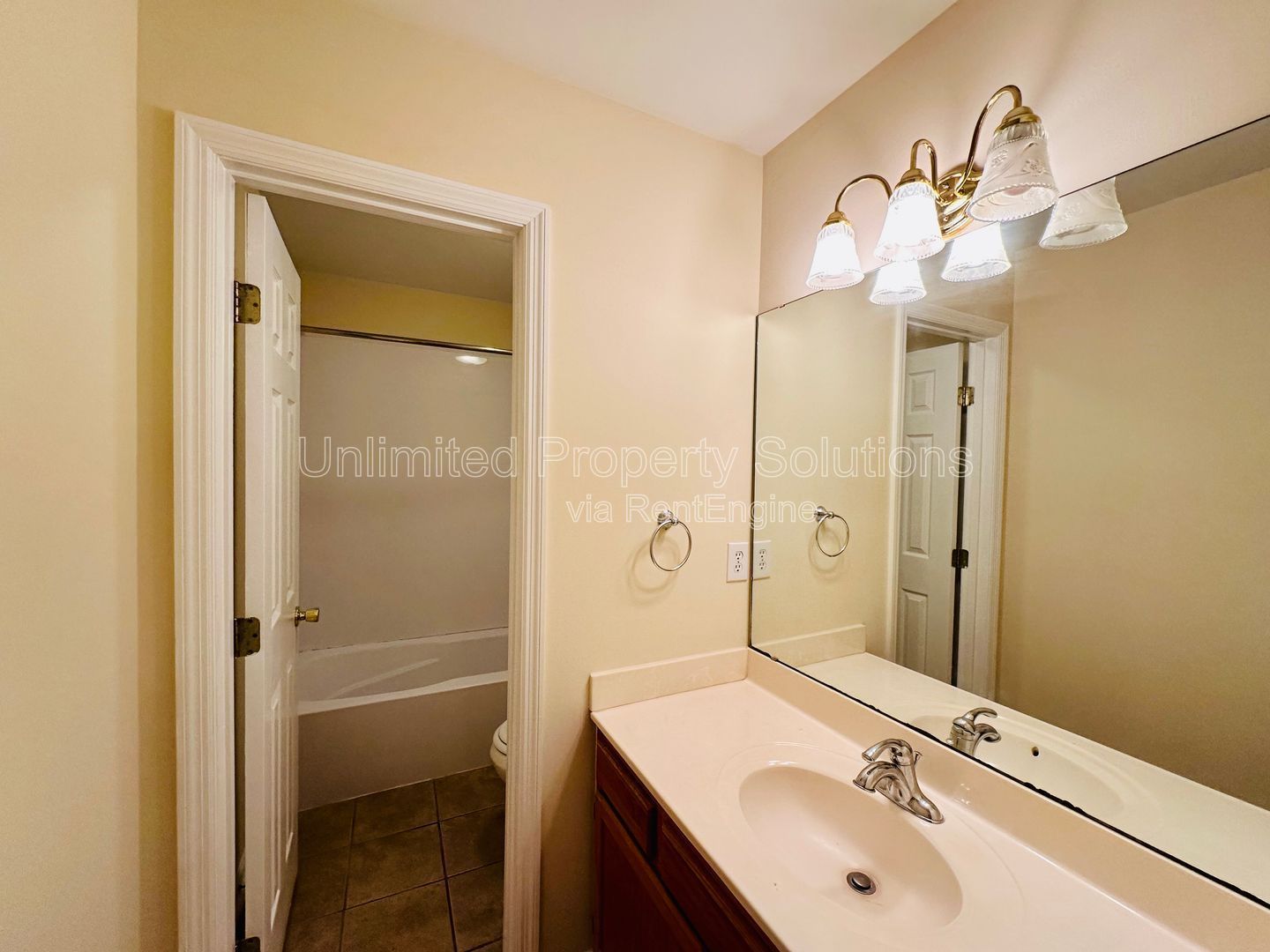 HEATHFIELD HALL- 3BD/2BA Townhome property image