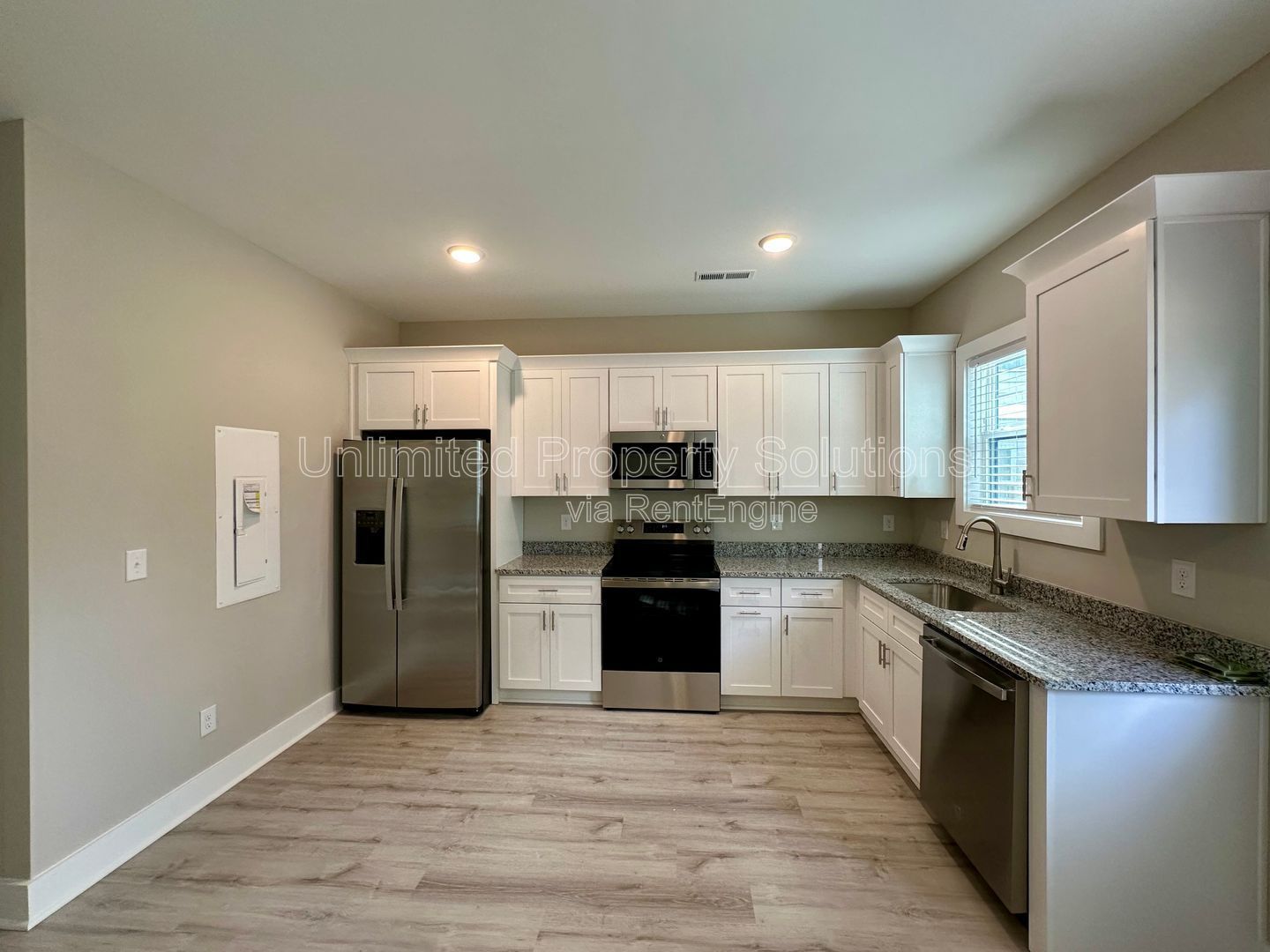 WILSHIRE BLVD - UNCW Students welcome! Brand New Construction ~ Available Spring 2026! property image