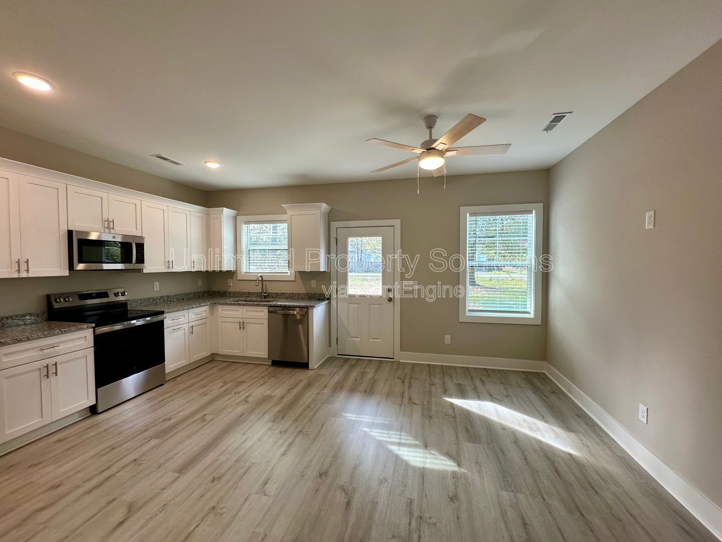 WILSHIRE BLVD - UNCW Students welcome! Brand New Construction ~ Available Spring 2026! property image