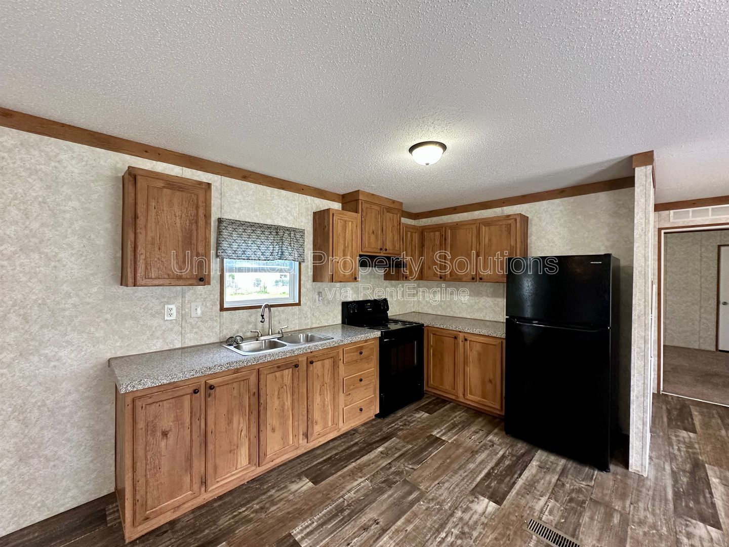 LELAND - 2 Bedroom & 2 Bathroom Mobile Home - Located just off I-40 bypass property image