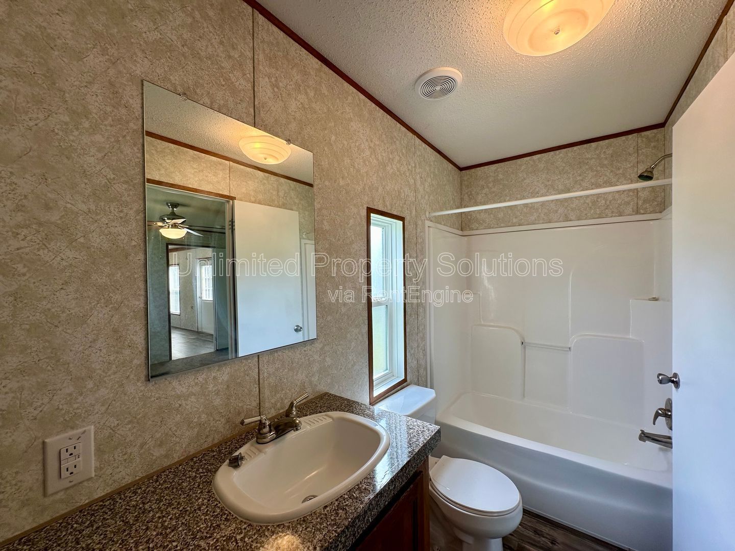 LELAND - 2 Bedroom & 2 Bathroom Mobile Home - Located just off I-40 bypass property image