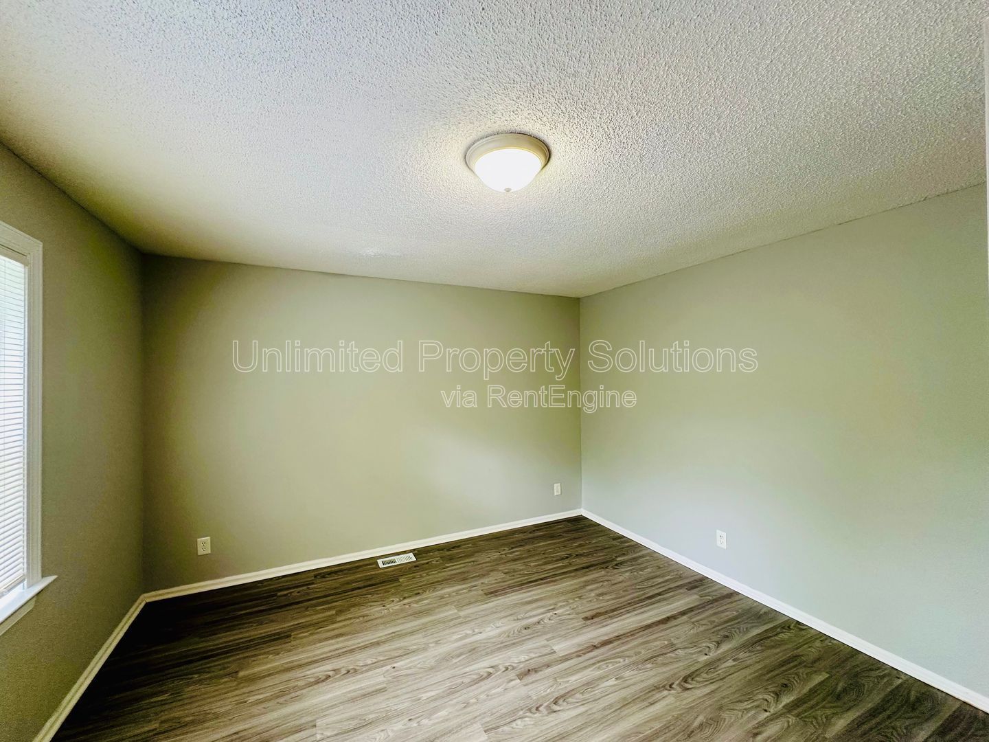 DOWNTOWN WILMINGTON - 3BD/2BA - Blocks from Castle Street Arts District! property image