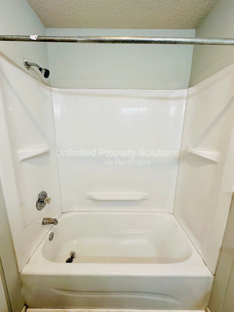 DOWNTOWN WILMINGTON - 3BD/2BA - Blocks from Castle Street Arts District! property image