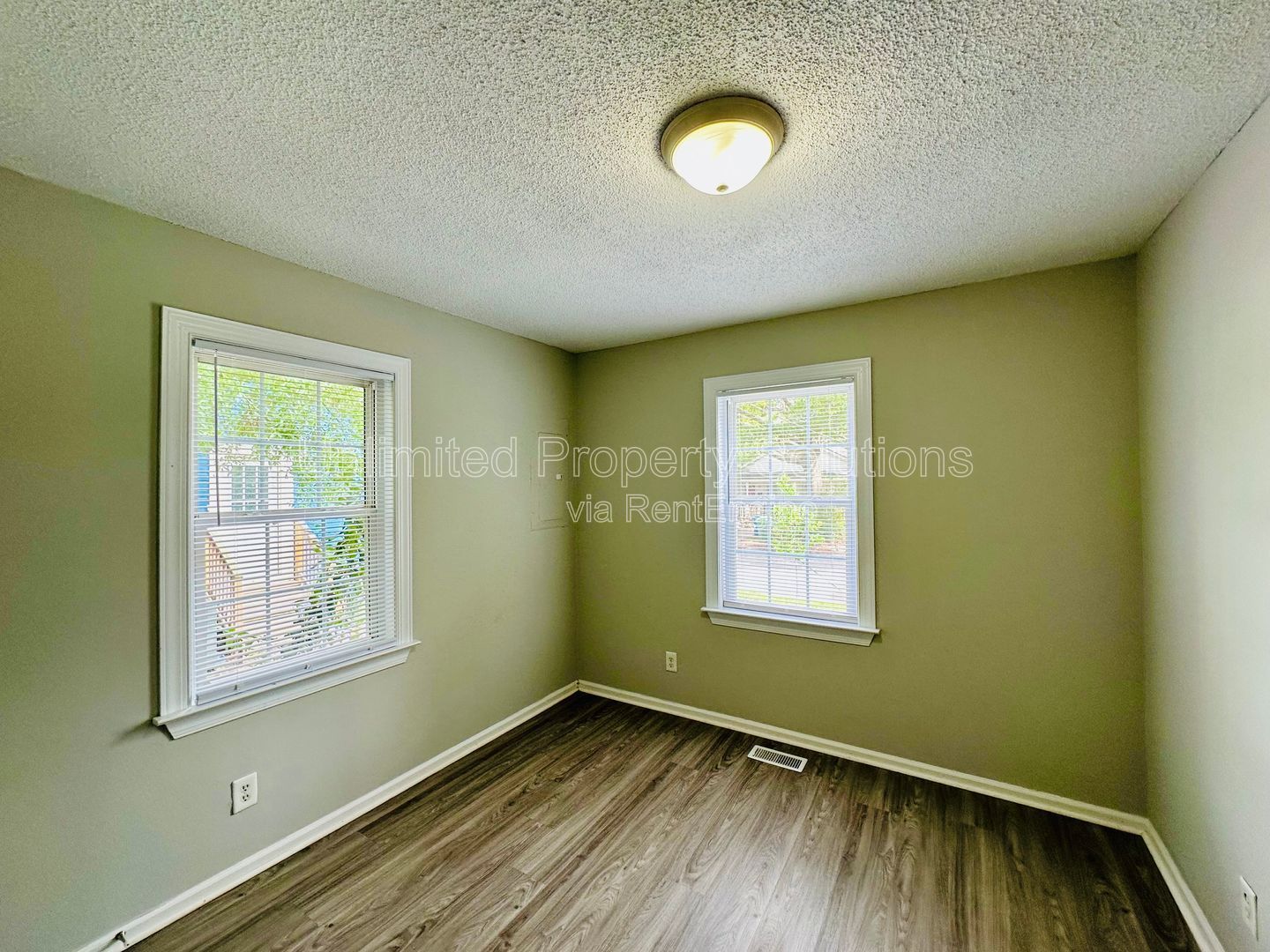 DOWNTOWN WILMINGTON - 3BD/2BA - Blocks from Castle Street Arts District! property image