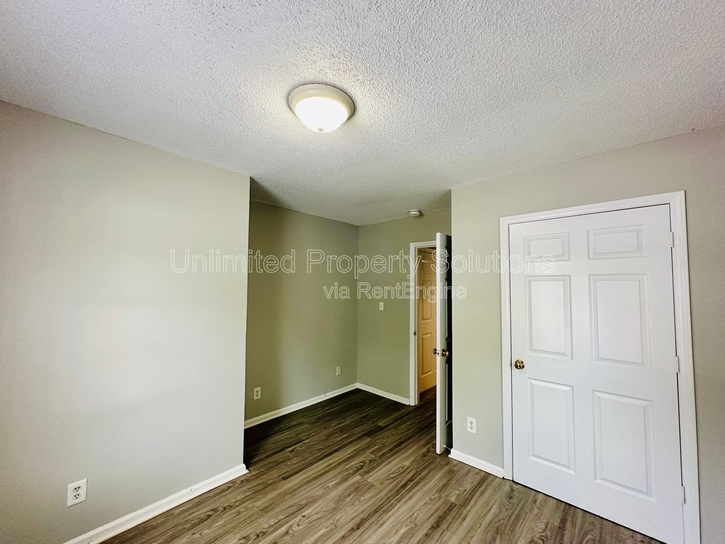 DOWNTOWN WILMINGTON - 3BD/2BA - Blocks from Castle Street Arts District! property image