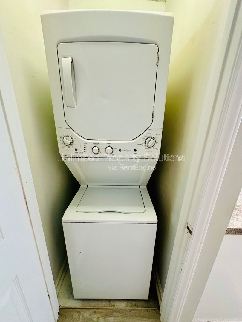 DOWNTOWN WILMINGTON - 3BD/2BA - Blocks from Castle Street Arts District! property image