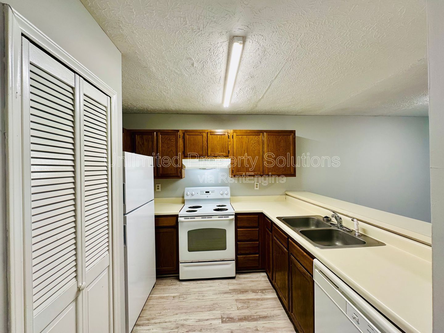SUNN AIRE CONDOS - 2 Bedroom / 2 Bathroom Third Floor Condo property image