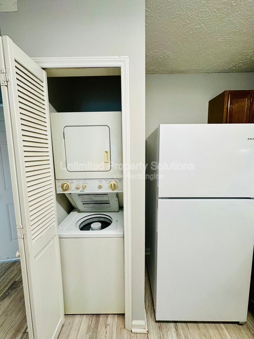 SUNN AIRE CONDOS - 2 Bedroom / 2 Bathroom Third Floor Condo property image