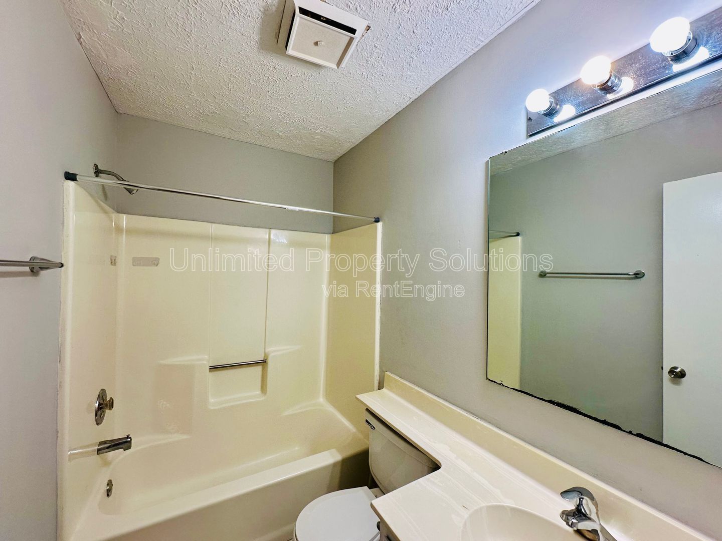 SUNN AIRE CONDOS - 2 Bedroom / 2 Bathroom Third Floor Condo property image