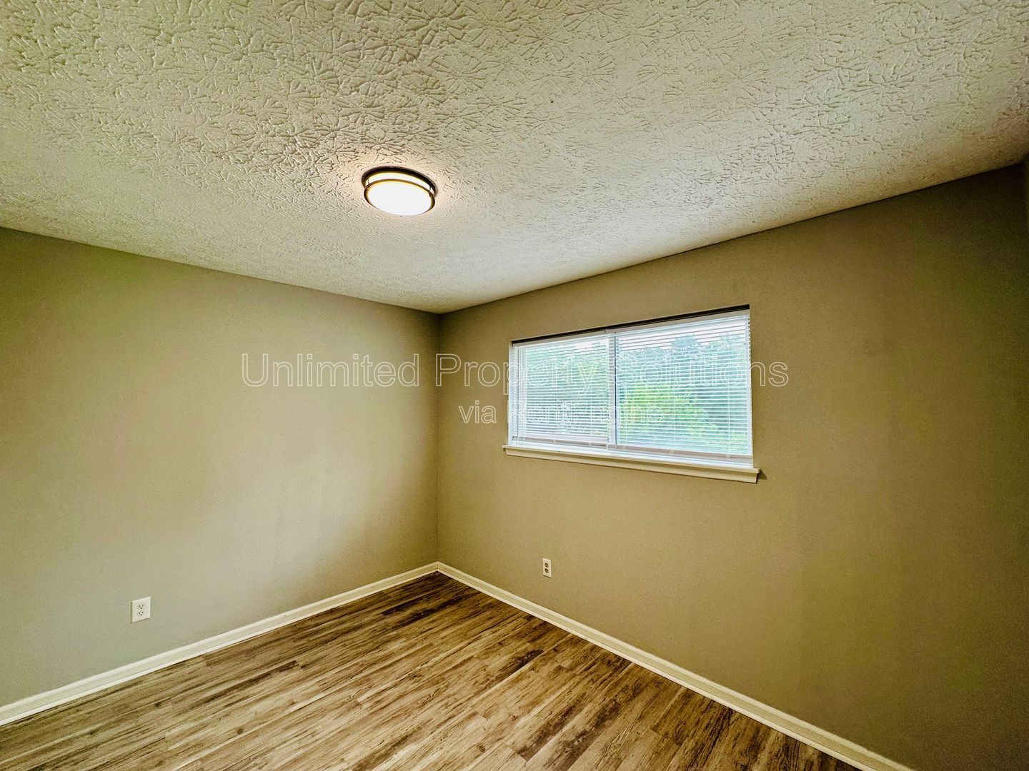 SUNN AIRE CONDOS - 2 Bedroom / 2 Bathroom Third Floor Condo property image