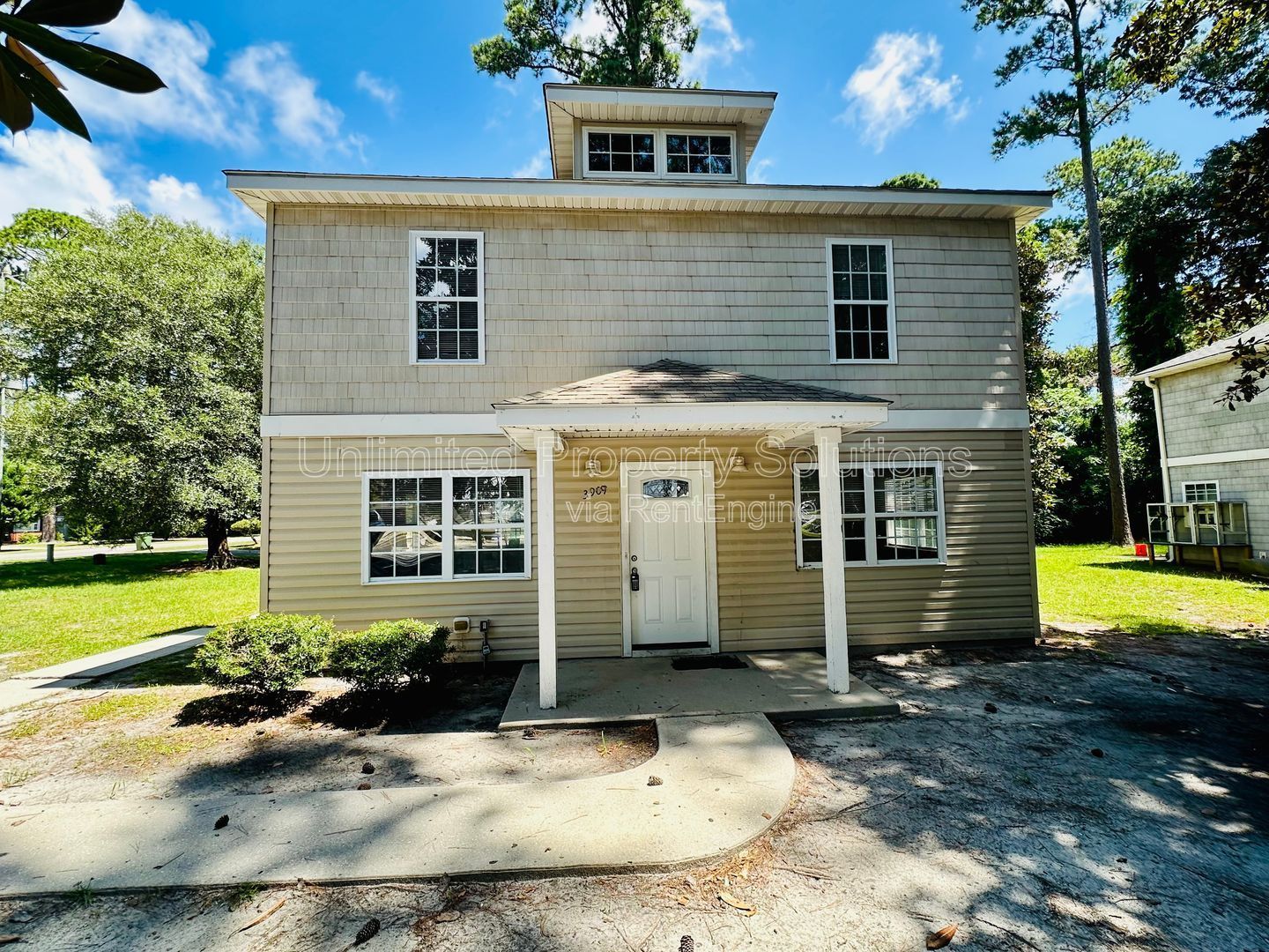 WILSHIRE BLVD - 4 Bedroom - Minutes to UNCW - STUDENTS WELCOME ($850/room) property image