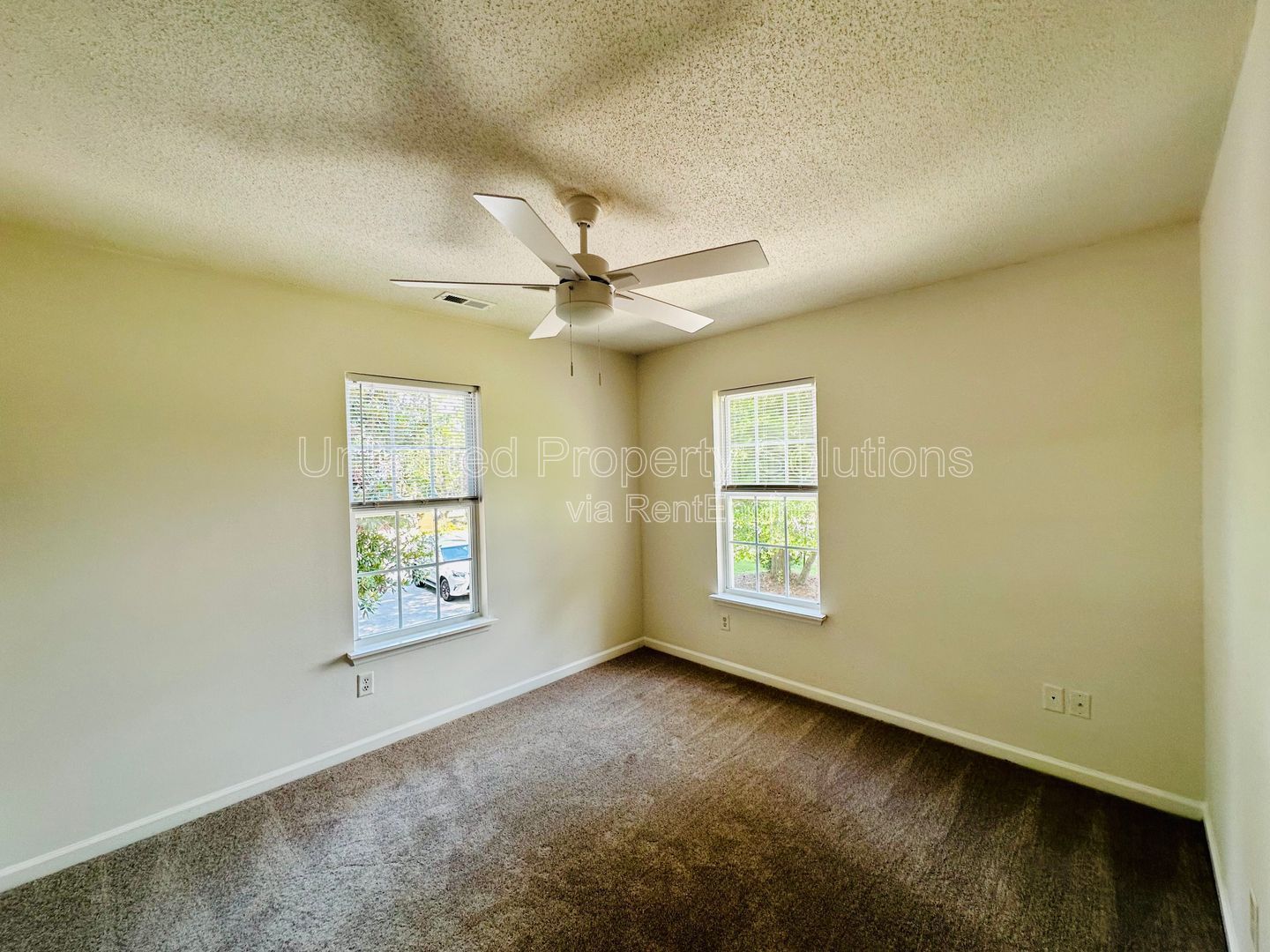 WILSHIRE BLVD - 4 Bedroom - Minutes to UNCW - STUDENTS WELCOME ($850/room) property image